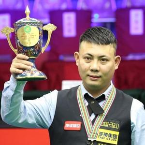 解说员和球 解说员和球